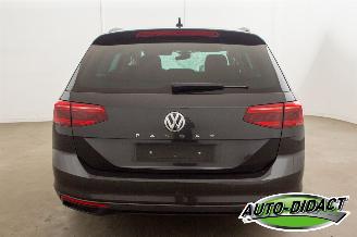 Volkswagen Passat 1.6 TDI Automaat Clima Navi Camera picture 42
