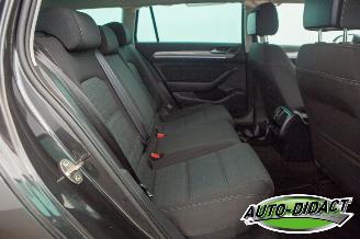 Volkswagen Passat 1.6 TDI Automaat Clima Navi Camera picture 25