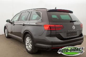 Volkswagen Passat 1.6 TDI Automaat Clima Navi Camera picture 3