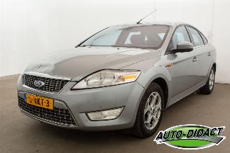 uszkodzony samochody osobowe Ford Mondeo 2.0-16V Limited Clima Navi 2010/9