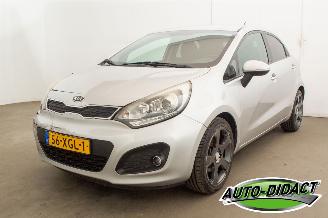 Damaged car Kia Rio 1.4 CVVT Clima Super Pack 2012/5