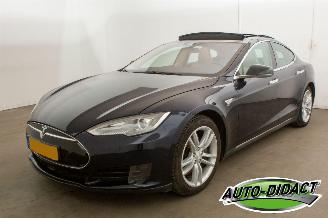 Damaged car Tesla Model S 85 Base Automaat Clima Navi Camera 2015/6