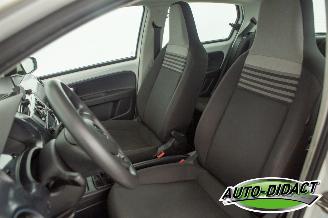Volkswagen Up! 1.0 Airco picture 21