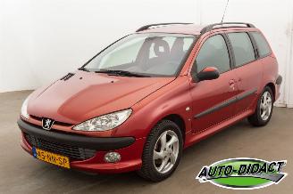 Coche accidentado Peugeot 206 SW 1.6-16V XS Clima 2003/12