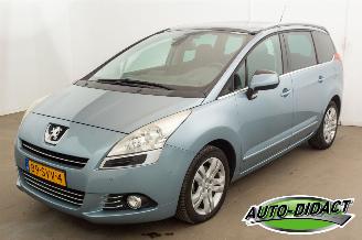 Vaurioauto  passenger cars Peugeot 5008 1.6 THP Automaat 115.558 km Clima Navi Allure 5p. 2012/1