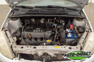 Toyota Yaris 1.3-16V Automaat VVT-i Sol picture 36