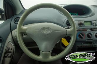 Toyota Yaris 1.3-16V Automaat VVT-i Sol picture 5