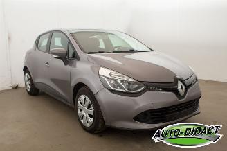 Renault Clio 1.2 picture 2