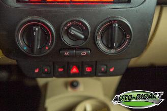 Volkswagen New-beetle 2.0 Cabriolet Highline Airco picture 8