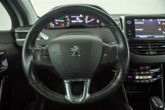 Peugeot 208 1.2 PureTech Automaat 107.250 km Navi Clima Allure picture 5