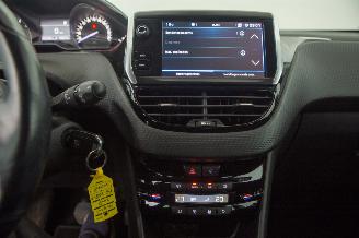 Peugeot 208 1.2 PureTech Automaat 107.250 km Navi Clima Allure picture 10