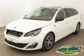 Schadeauto Peugeot 308 1.6 HDI Pano Clima Navi 2015/10