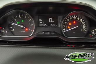 Peugeot 2008 1.2 PureTech 105.313 km Pano Airco Navi Blue Lion picture 6