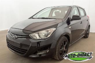 Vaurioauto  passenger cars Hyundai I-20 1.2 Airco Leder 2015/3