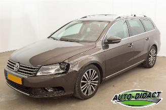 Voiture accidenté Volkswagen Passat 1.6 TDI Clima Navi Comfort Executive Line BlueMotion 2012/6