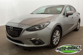 damaged passenger cars Mazda 3 1.5 Benz 74 kw Sense Edition 2015/2