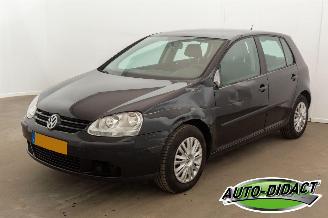 Unfallwagen Volkswagen Golf 1.6 FSI  85KW Turijn Airco 2006/8