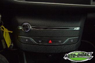 Peugeot 308 1.6 BlueHDi Clima Navi Camera Feline picture 9