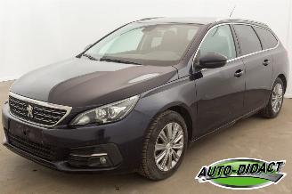 uszkodzony samochody osobowe Peugeot 308 1.6 BlueHDi Clima Navi Camera Feline 2017/10
