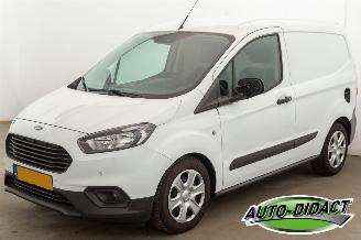 Vaurioauto  commercial vehicles Ford Transit Courier Van 1.5 TDCI Navi Airco Trend Duratorq S&S 2021/10