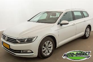 Schadeauto Volkswagen Passat 1.6 TDI Automaat Clima Navi Comfortline Business 2018/1