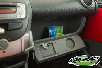 Peugeot 107 1.0-12V XS picture 24