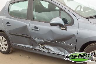 Peugeot 207 1.4-16V Airco Color-line picture 24