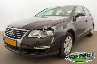uszkodzony samochody osobowe Volkswagen Passat 2.0 FSI Automaat Clima Comfortline 2006/10