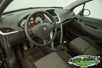 Peugeot 207 1.6 VTi Airco Pano Première picture 21