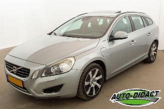 krockskadad bil auto Volvo V-60 2.4 D6 AWD Automaat Elek Dak Navi Camera Plug-In Hybrid Pure Limited 2013/6