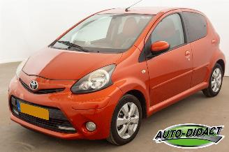  Toyota Aygo 1.0 VVT-i Airco 117.759 km NAP Dynamic Orange 2012/3