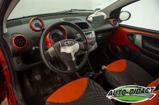 Toyota Aygo 1.0 VVT-i Airco 117.759 km NAP Dynamic Orange picture 19