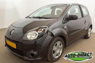 Voiture accidenté Renault Twingo 1.5 dCi Dynamique Airco 2011/6