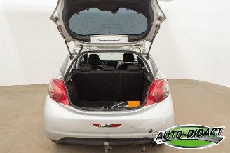Peugeot 208 1.4 VTi Envy Clima picture 34