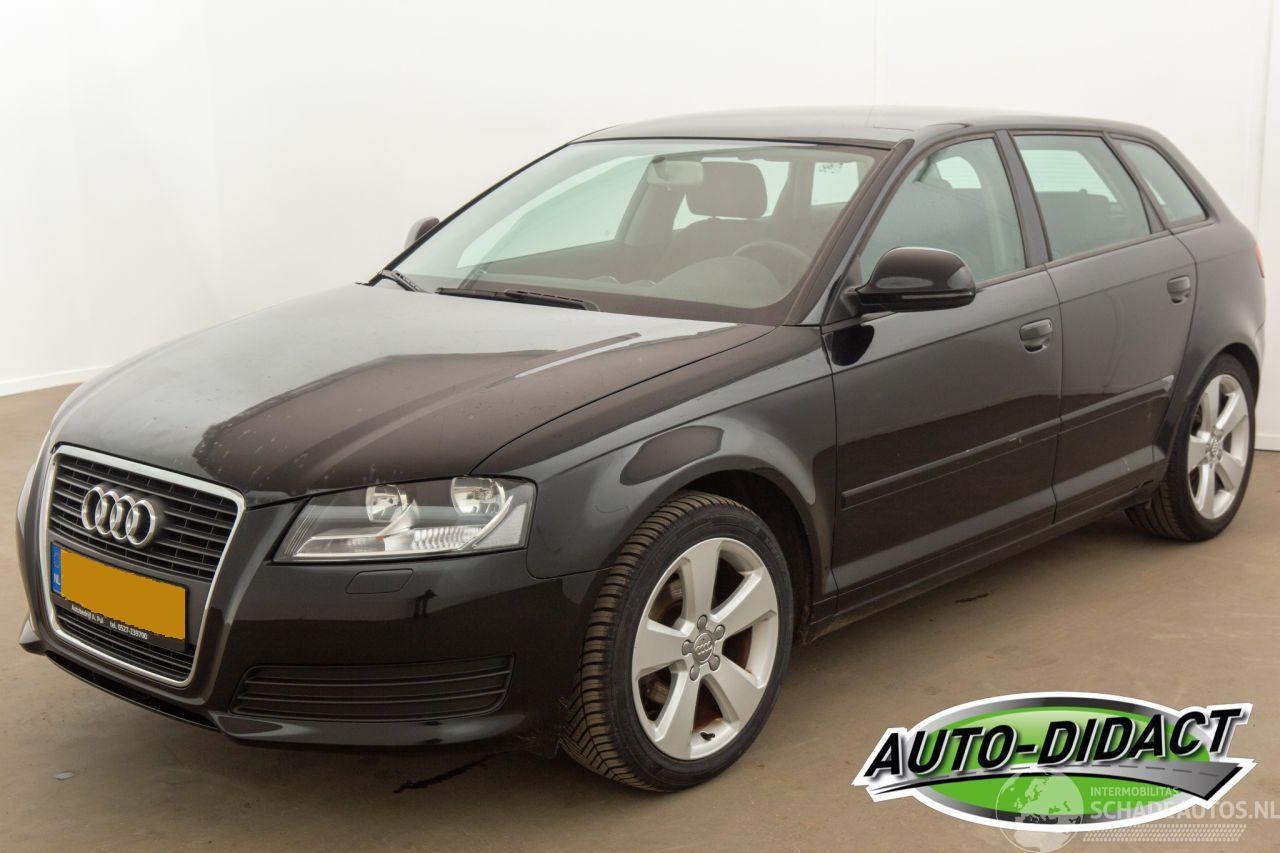 Audi A3 1.6 Ambiente Navi Clima