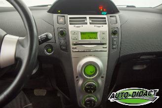 Toyota Yaris 1.3 VVTi Automaat Elek dak Clima Luna MMT picture 13