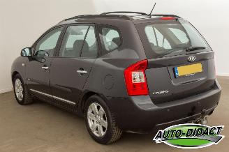 Kia Carens 2.0 CVVT 7p. Clima X-ecutive picture 3