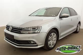 Avarii autoturisme Volkswagen Jetta 1.2 TSI 77 kw 72.767 km Navi Airco 2015/7