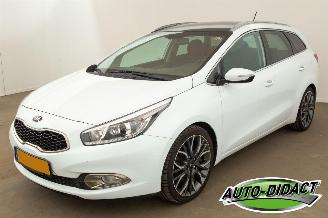Schadeauto Kia Cee d 1.6 GDI Clima Navi Camera 2015/5