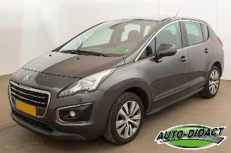 Vaurioauto  passenger cars Peugeot 3008 1.2 PureTech Clima Navi Camera Style 2016/3