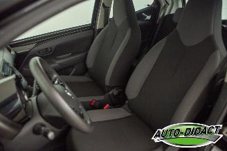 Toyota Aygo 1.0 VVT-i 109.047 km NAP Airco x-fun picture 23