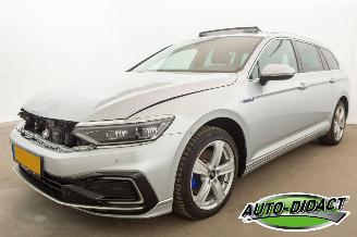 Unfallwagen Volkswagen Passat GTE 1.4 TSI Automaat Pano Navi Camera Clima PHEV Business 2023/6
