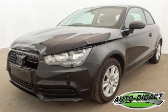 Unfallwagen Audi A1 1.4 TFSI 72.800 km Carpas Airco Pano Attraction 2011/1
