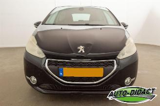 Peugeot 208 1.2 VTi Clima Navi Envy picture 31