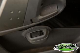 Peugeot 107 1.0-12V Airco Millesim picture 11