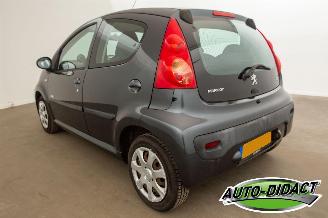 Peugeot 107 1.0-12V Airco Millesim picture 3