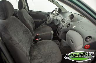 Toyota Yaris 1.3-16V Automaat VVT-i Sol picture 16