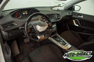 Peugeot 308 SW 1.5 HDI Automaat Clima Navi Active picture 24