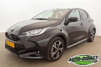 Schadeauto Toyota Yaris 1.5 Hybrid Automaat Navi Camera 115 Business Plus 2024/4
