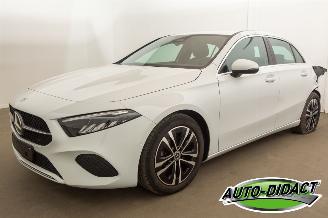 krockskadad bil auto Mercedes A-klasse A180 Automaat Digi Dash Navi Camera 2023/6